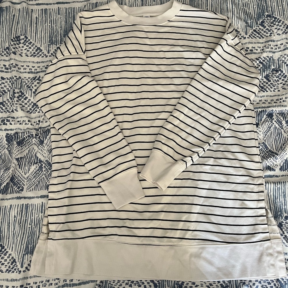 Old navy women’s crew neck